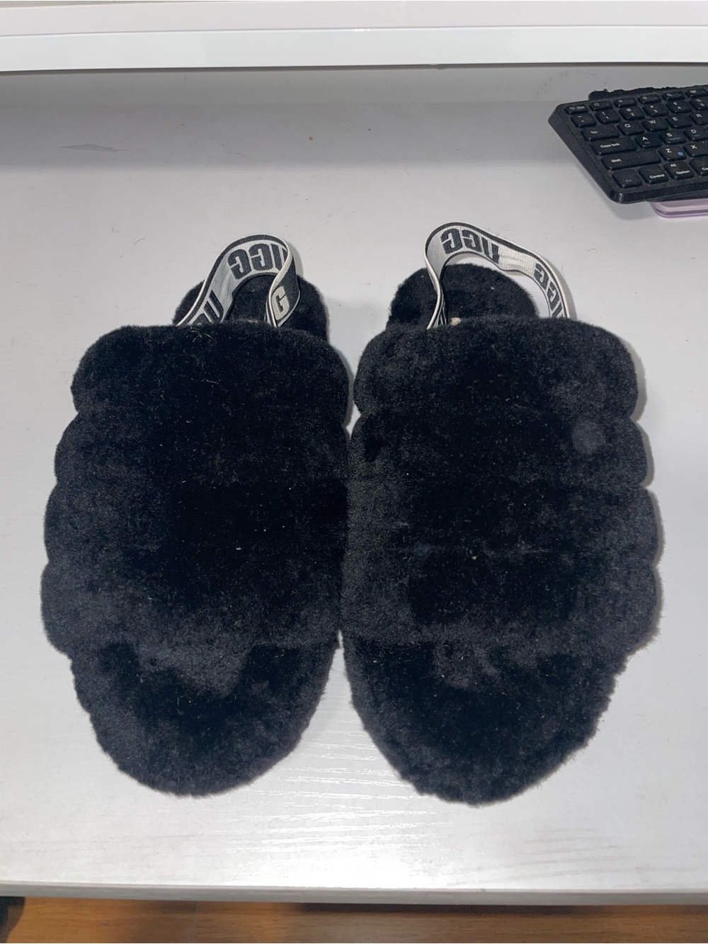 UGG Fluff Yeah Slippers Black Sz 9